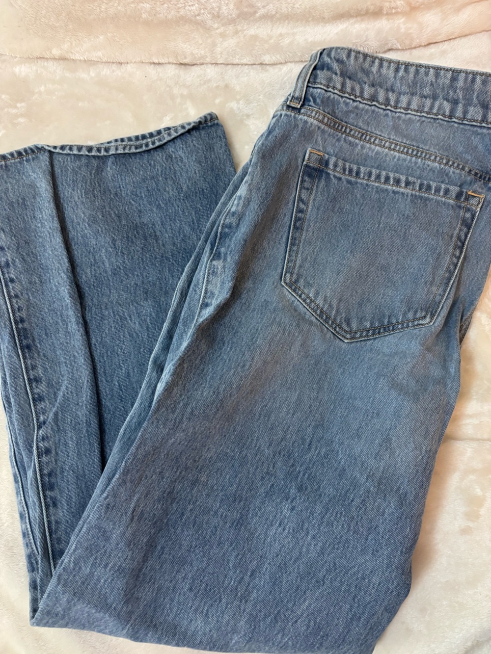 Hollister Women’s Light Blue straight leg Jeans